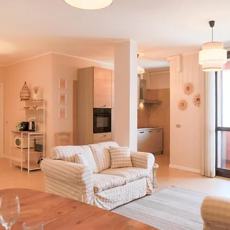 Daire Panoramic By Design *